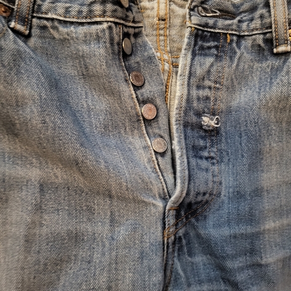 Men's Levi's button down  size 34 X 33 - Picture 2 of 4